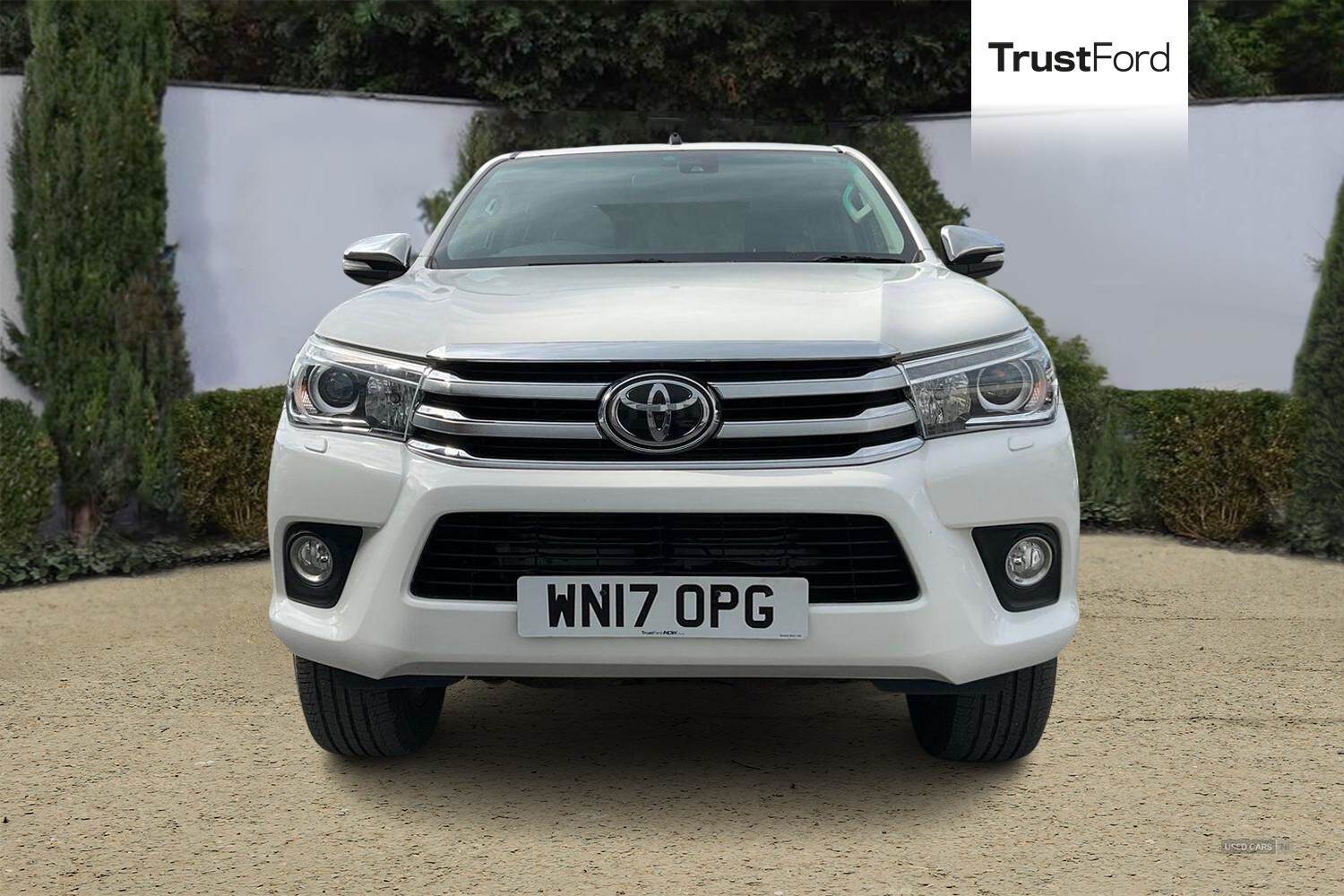 Mar 2017 Toyota Hilux Invincible D/Cab Pick Up 2.4 D-4D