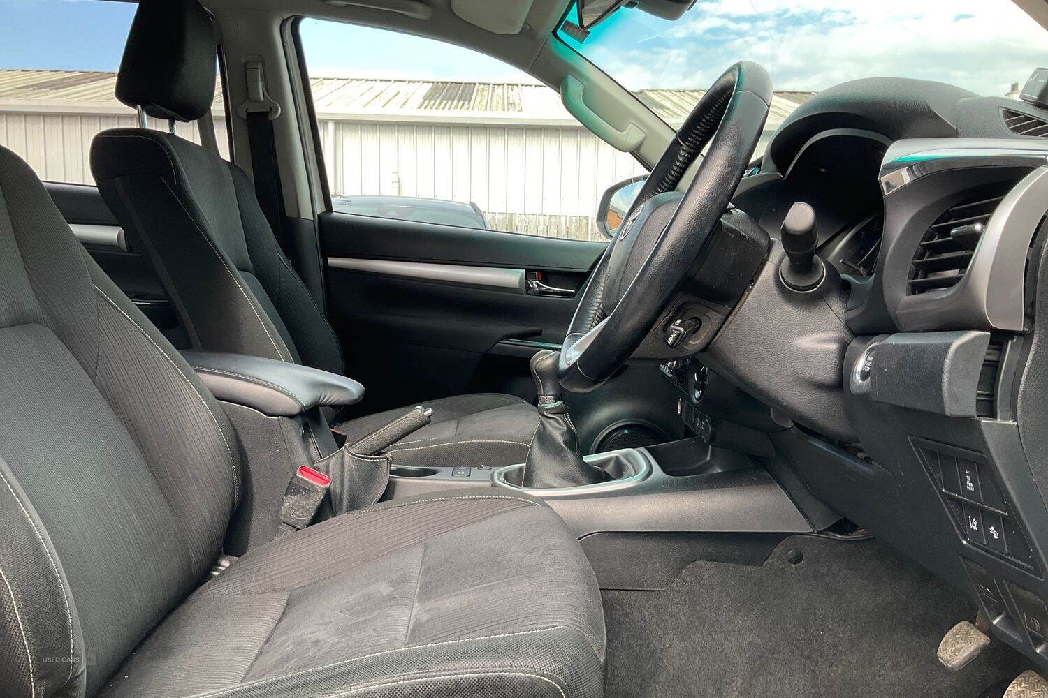 Mar 2017 Toyota Hilux Invincible D/Cab Pick Up 2.4 D-4D