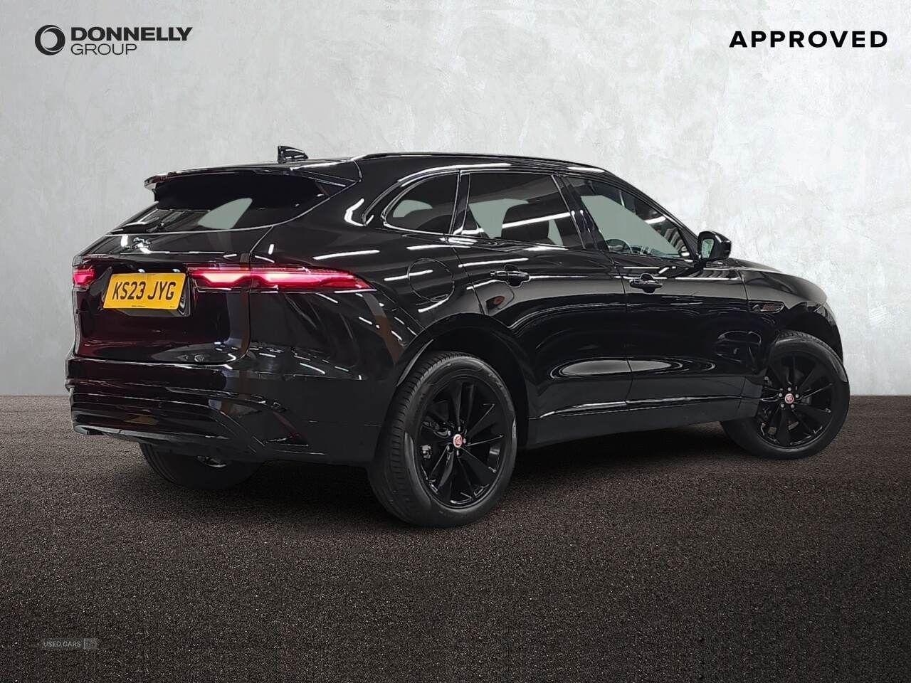 Apr 2023 Jaguar F-Pace 2.0 D200 R-Dynamic Black 5dr Auto AWD