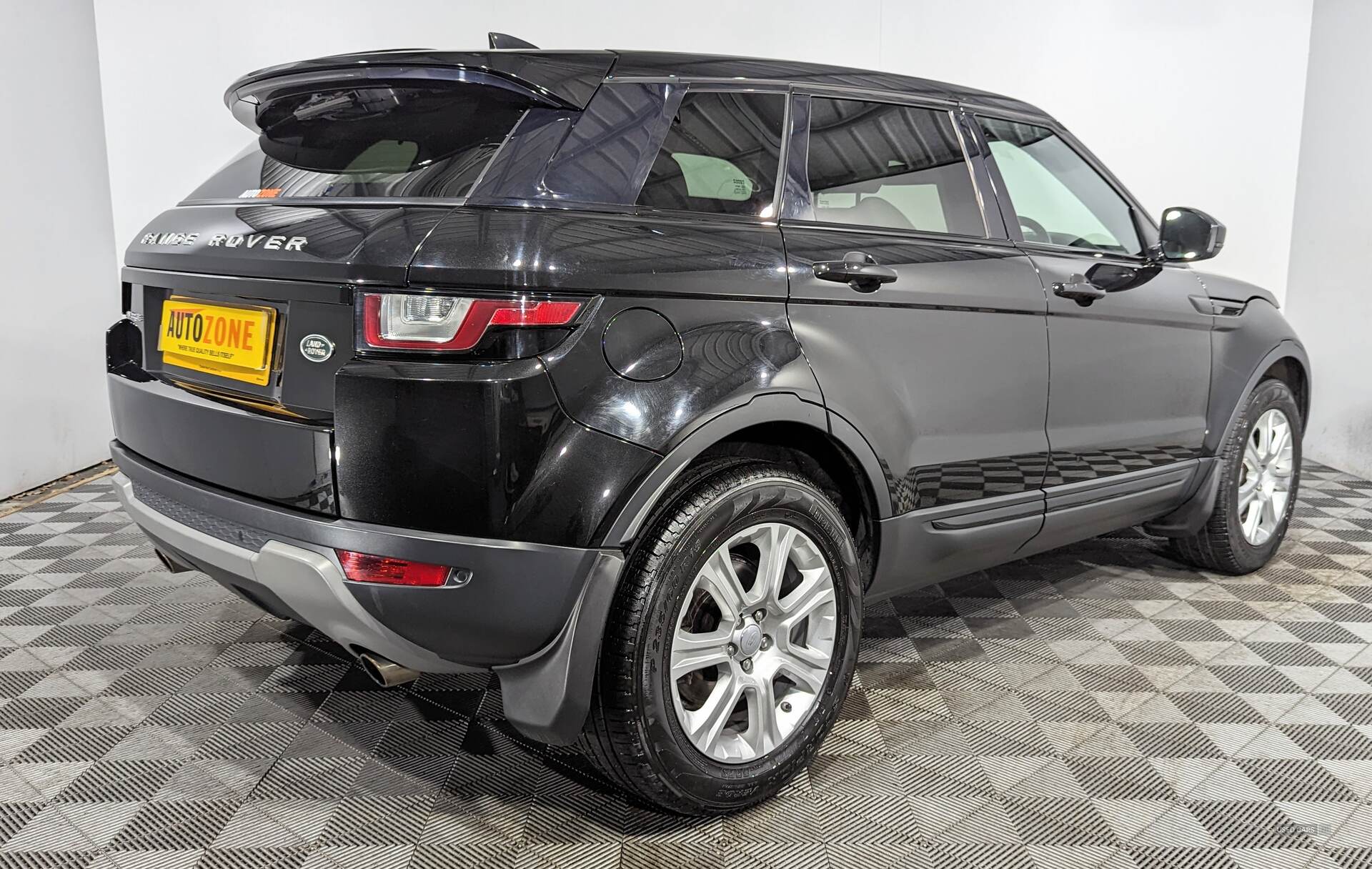Mar 2019 Land Rover Range Rover Evoque 2.0 TD4 SE Tech 5dr Auto