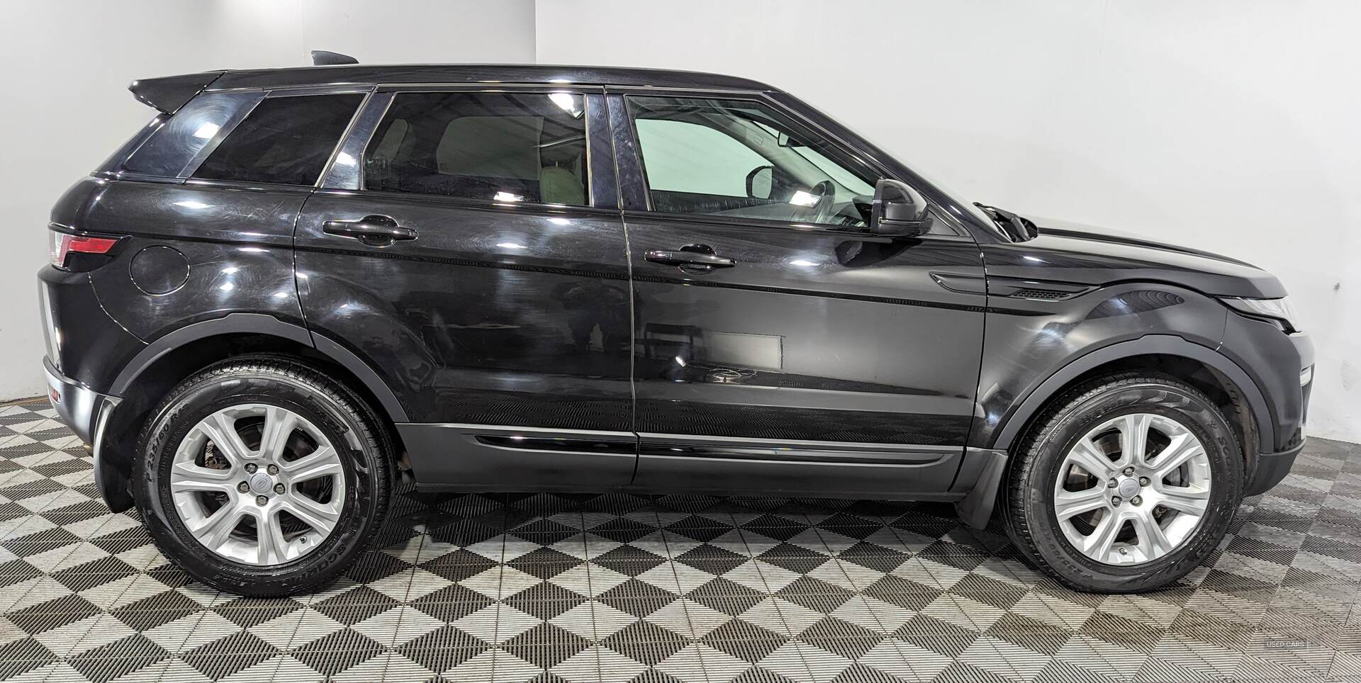 Mar 2019 Land Rover Range Rover Evoque 2.0 TD4 SE Tech 5dr Auto