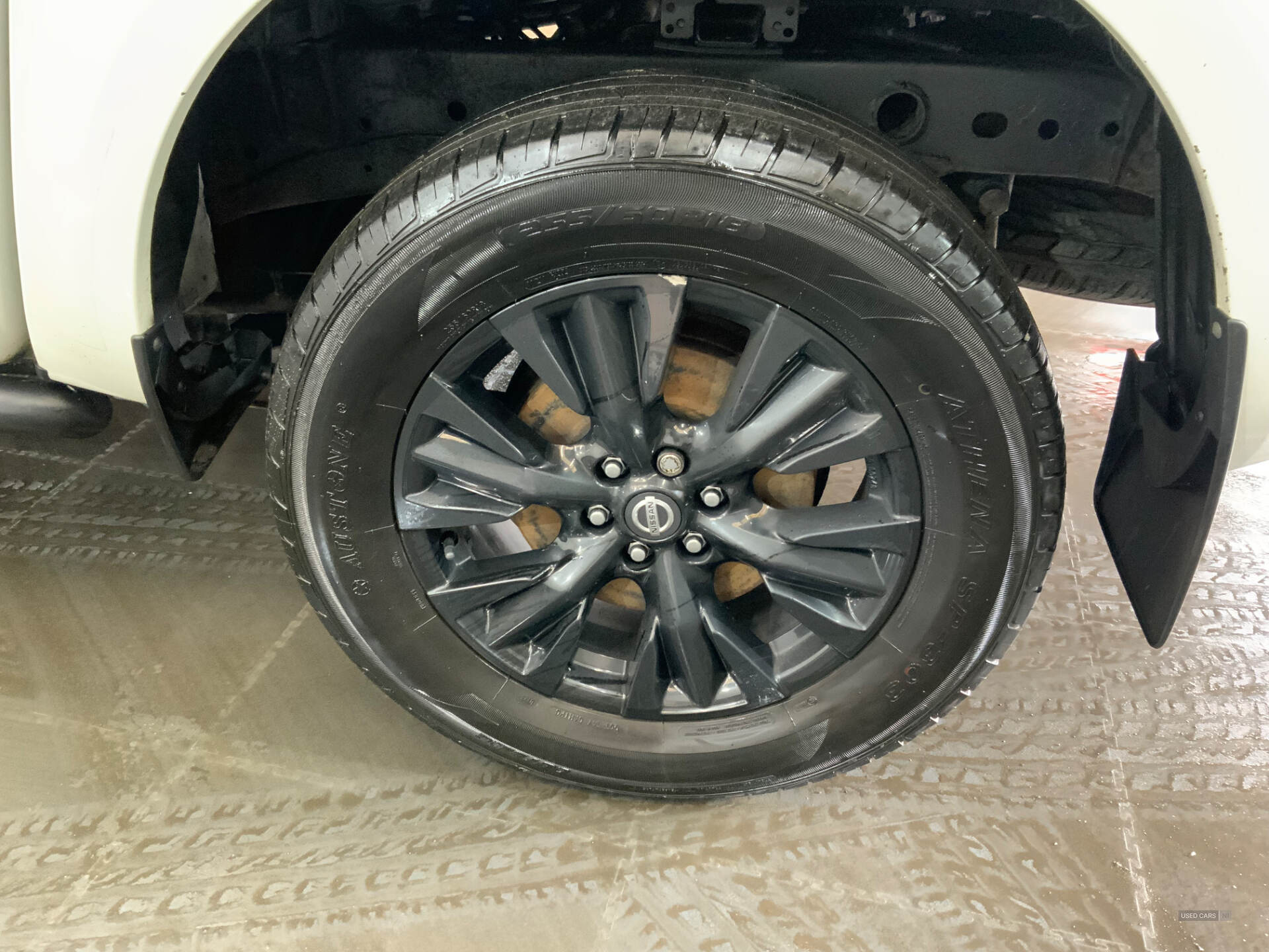 Jan 2018 Nissan Navara Double Cab Pick Up Trek-1 2.3dCi 190 4WD Auto