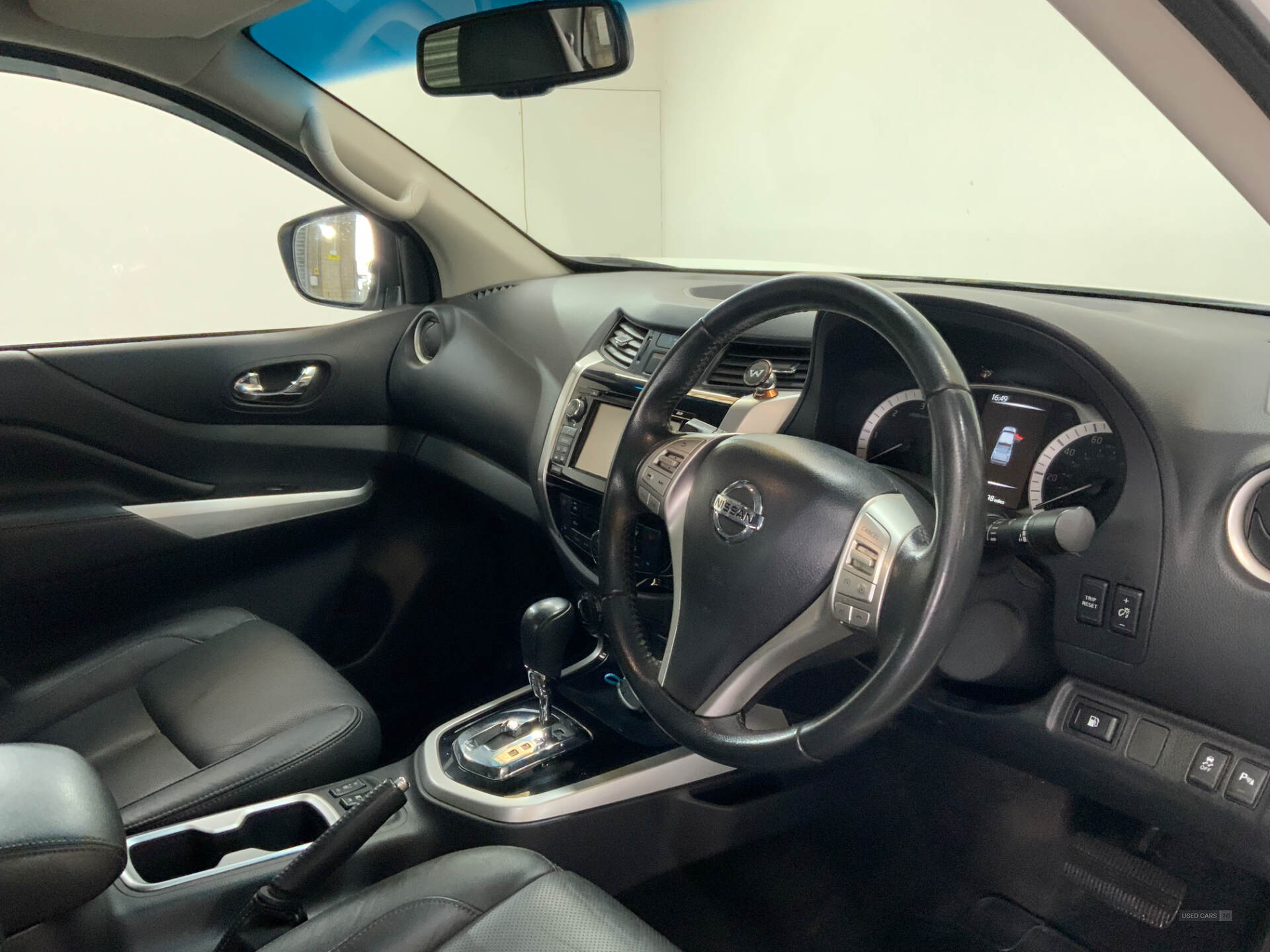 Jan 2018 Nissan Navara Double Cab Pick Up Trek-1 2.3dCi 190 4WD Auto