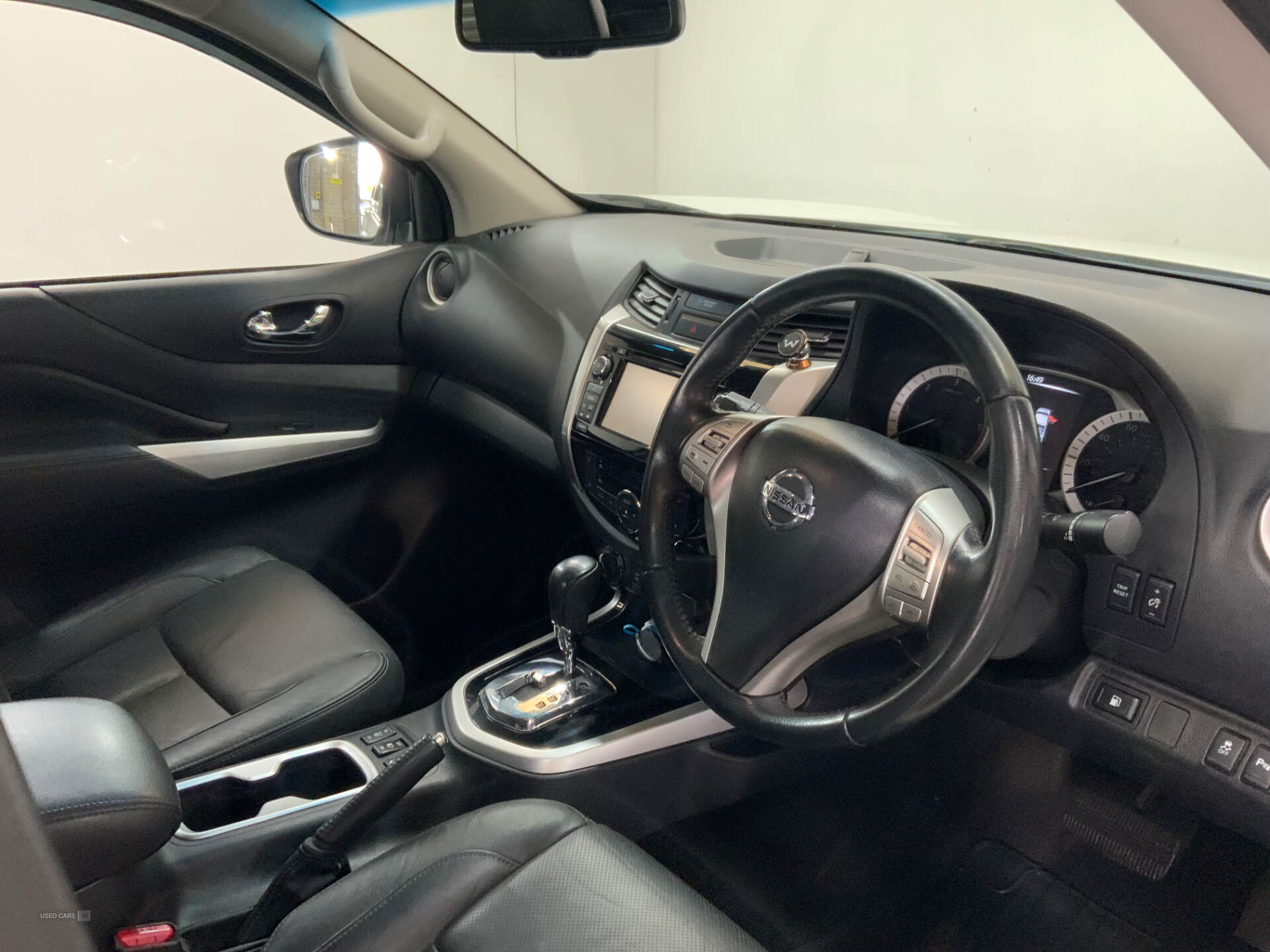 Jan 2018 Nissan Navara Double Cab Pick Up Trek-1 2.3dCi 190 4WD Auto