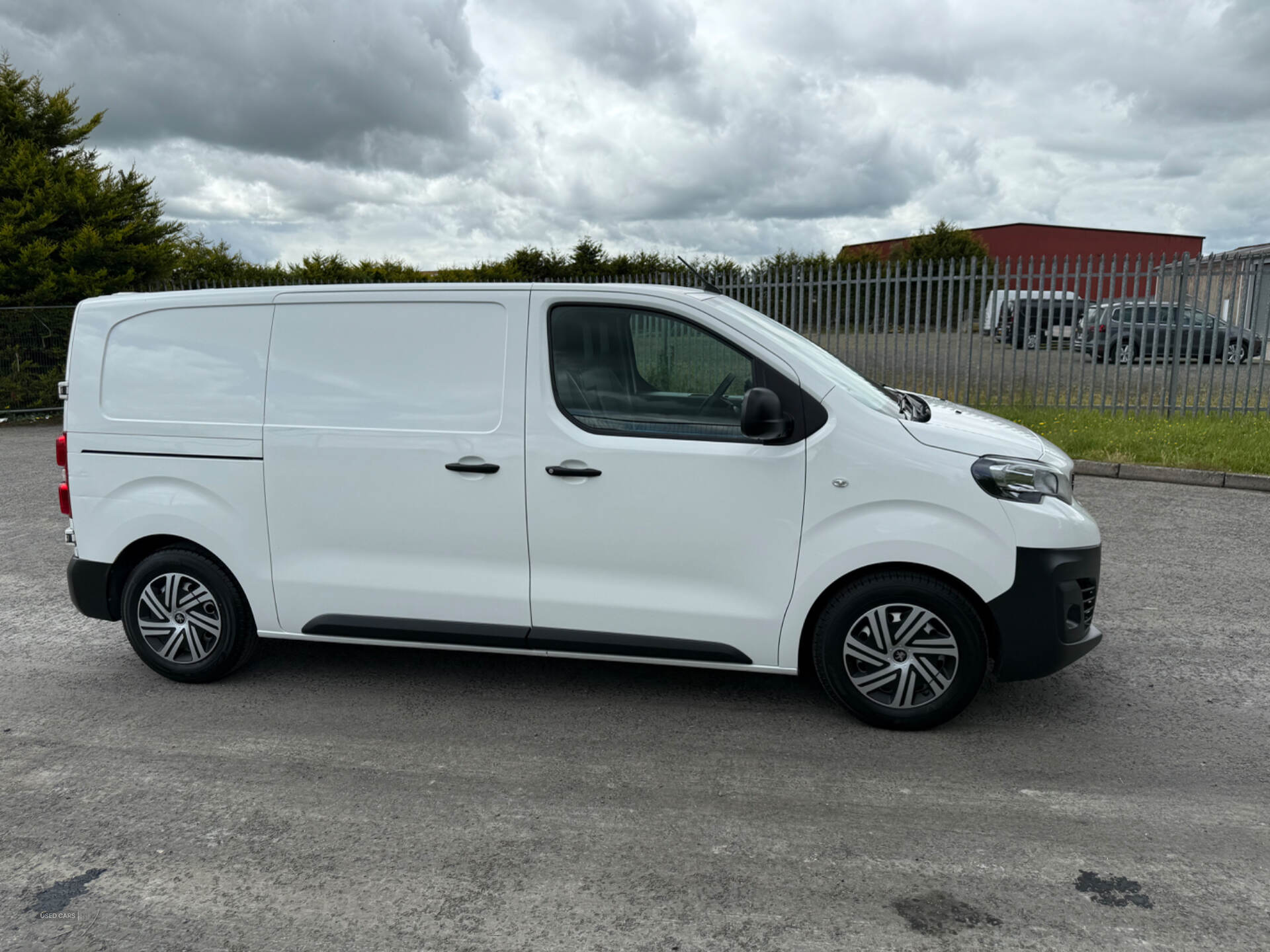 Peugeot Expert STANDARD DIESEL in Derry / Londonderry