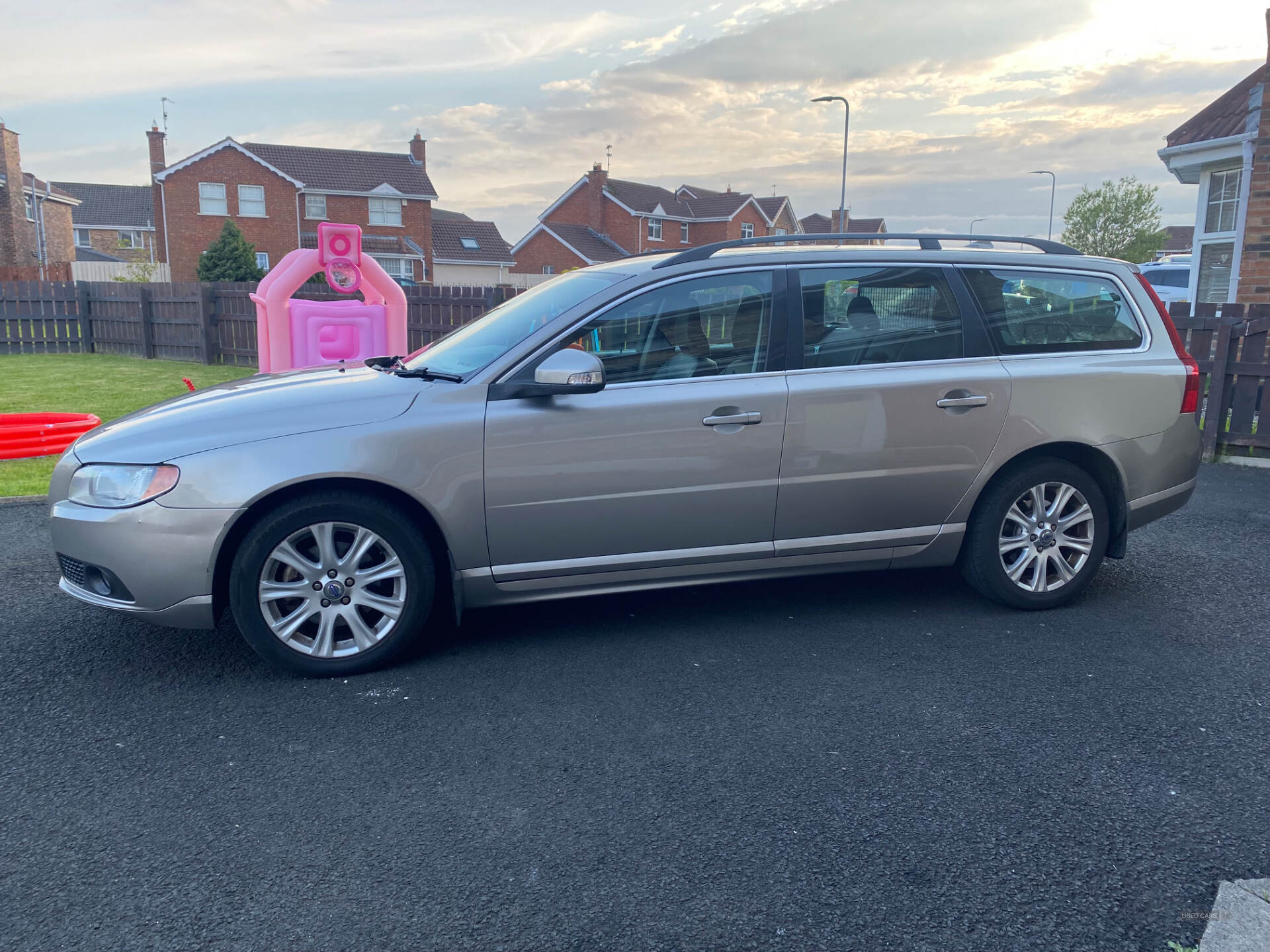 Mar 2010 Volvo V70 2.0D SE 5dr