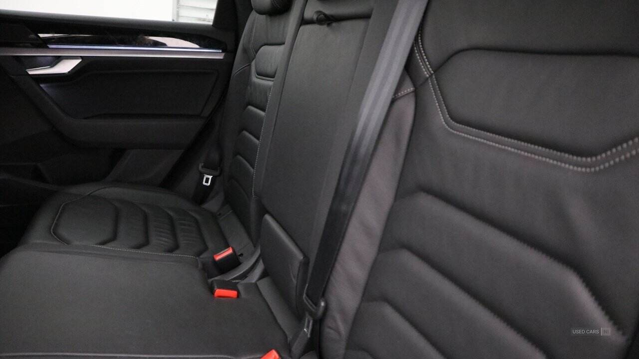 Apr 2021 Volkswagen Touareg 3.0 V6 TDI 4Motion Black Edition 5dr Tip Auto
