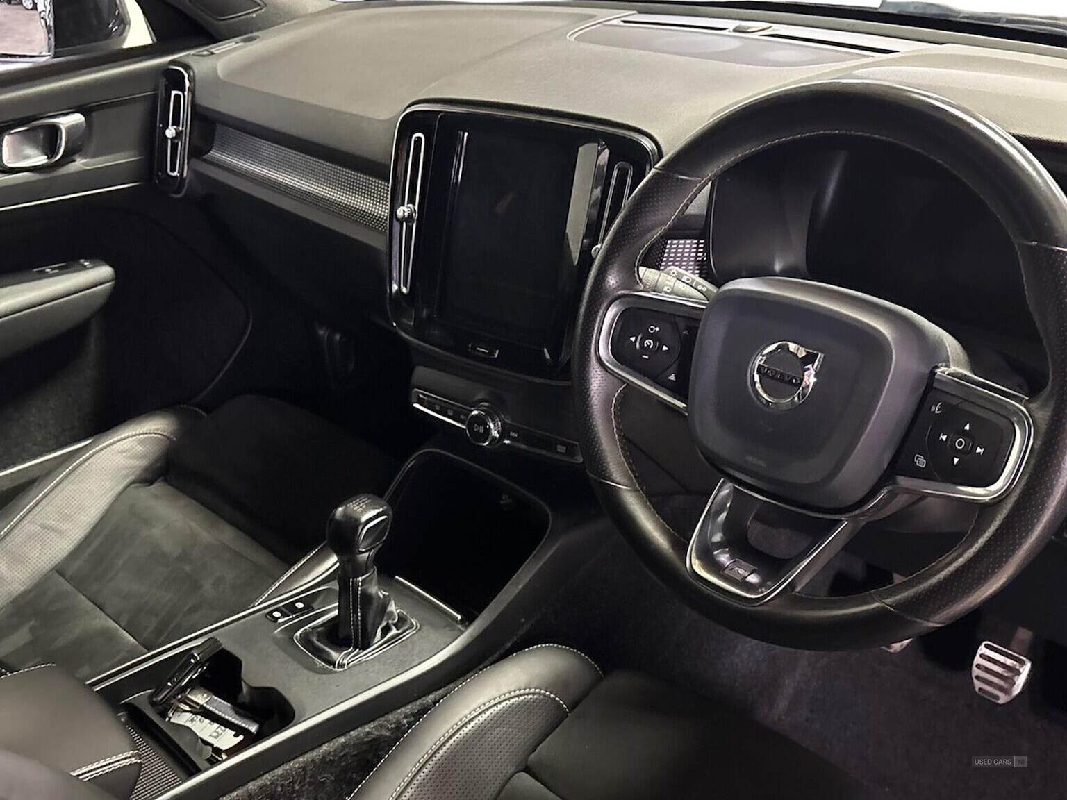 Feb 2020 Volvo XC40 1.5 T3 [163] R Design 5Dr