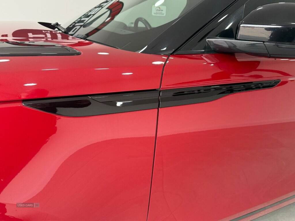 Sep 2018 Land Rover Range Rover Velar 3.0 D300 R-Dynamic HSE 5dr Auto