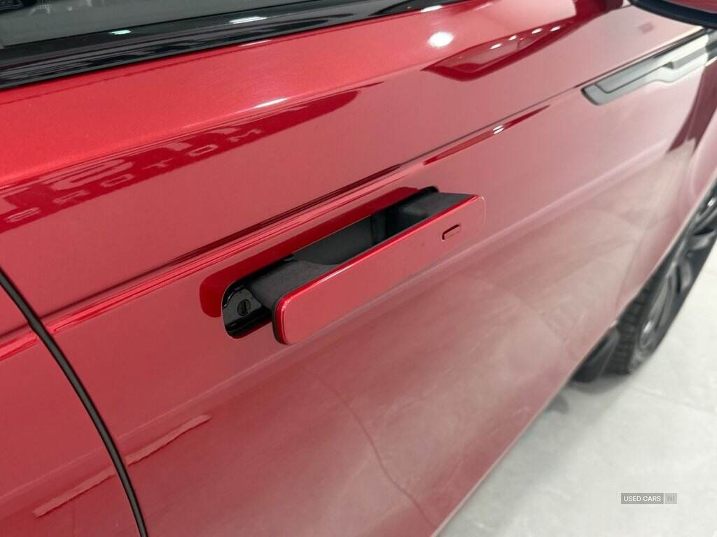 Sep 2018 Land Rover Range Rover Velar 3.0 D300 R-Dynamic HSE 5dr Auto