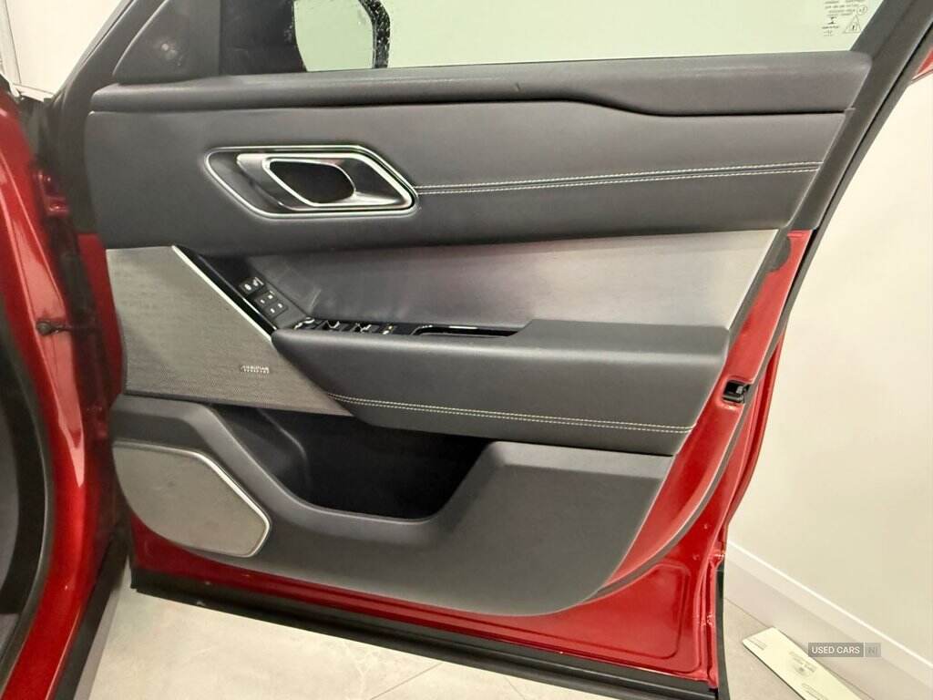 Sep 2018 Land Rover Range Rover Velar 3.0 D300 R-Dynamic HSE 5dr Auto
