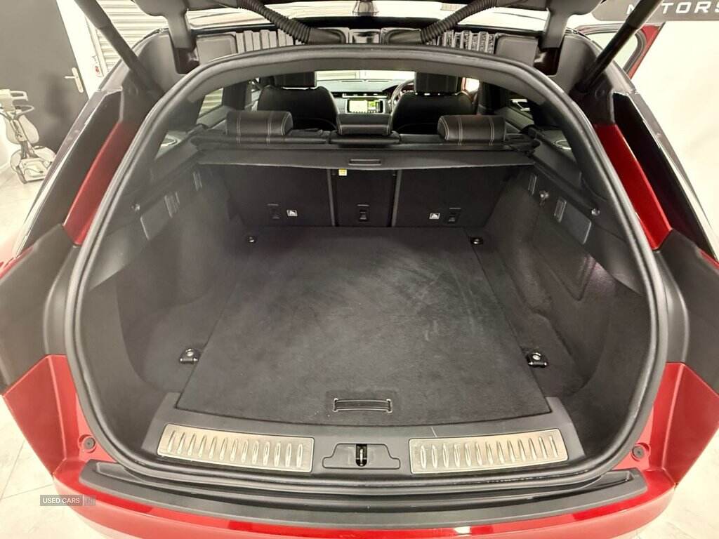 Sep 2018 Land Rover Range Rover Velar 3.0 D300 R-Dynamic HSE 5dr Auto