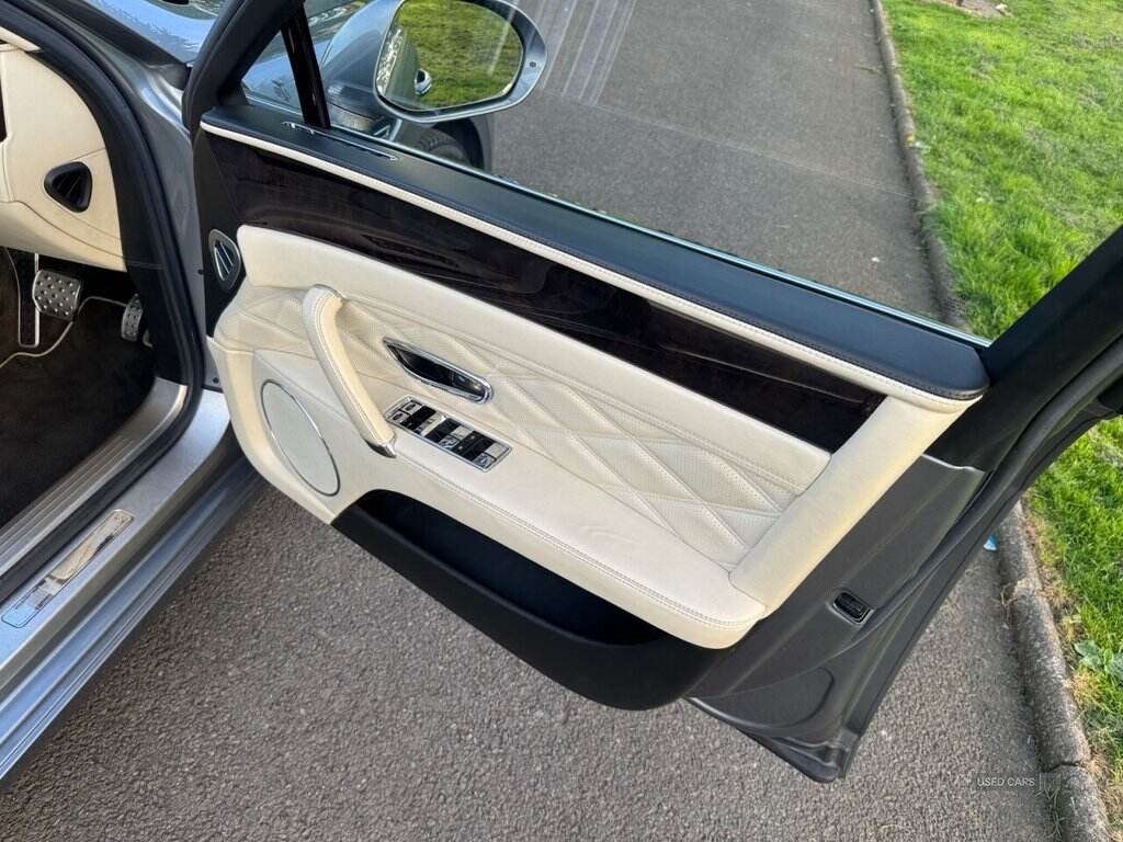 Jan 2014 Bentley Flying Spur 6.0 W12 4dr Auto