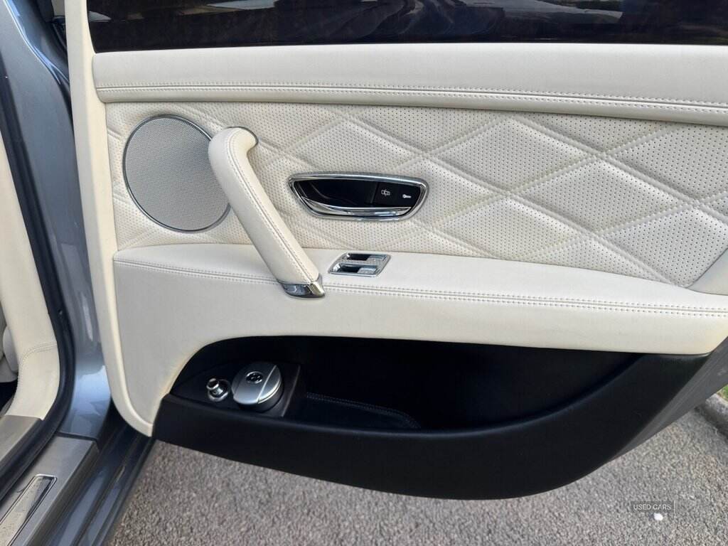 Jan 2014 Bentley Flying Spur 6.0 W12 4dr Auto