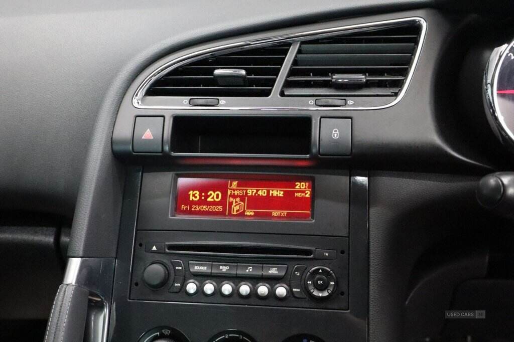 Oct 2014 Peugeot 3008 1.6 HDi Active 5dr