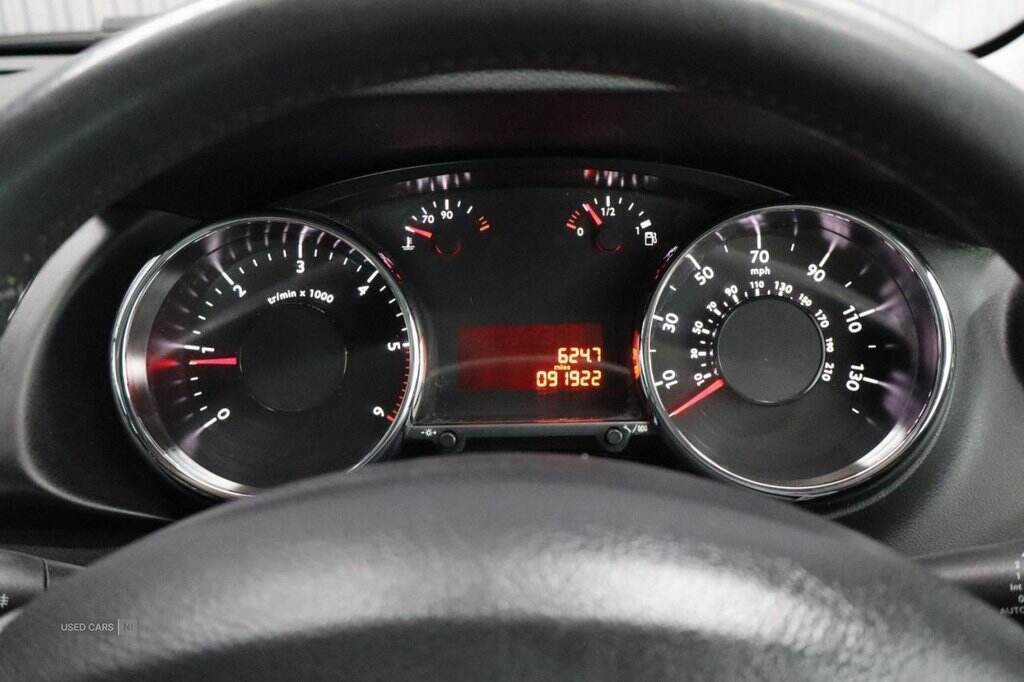 Oct 2014 Peugeot 3008 1.6 HDi Active 5dr