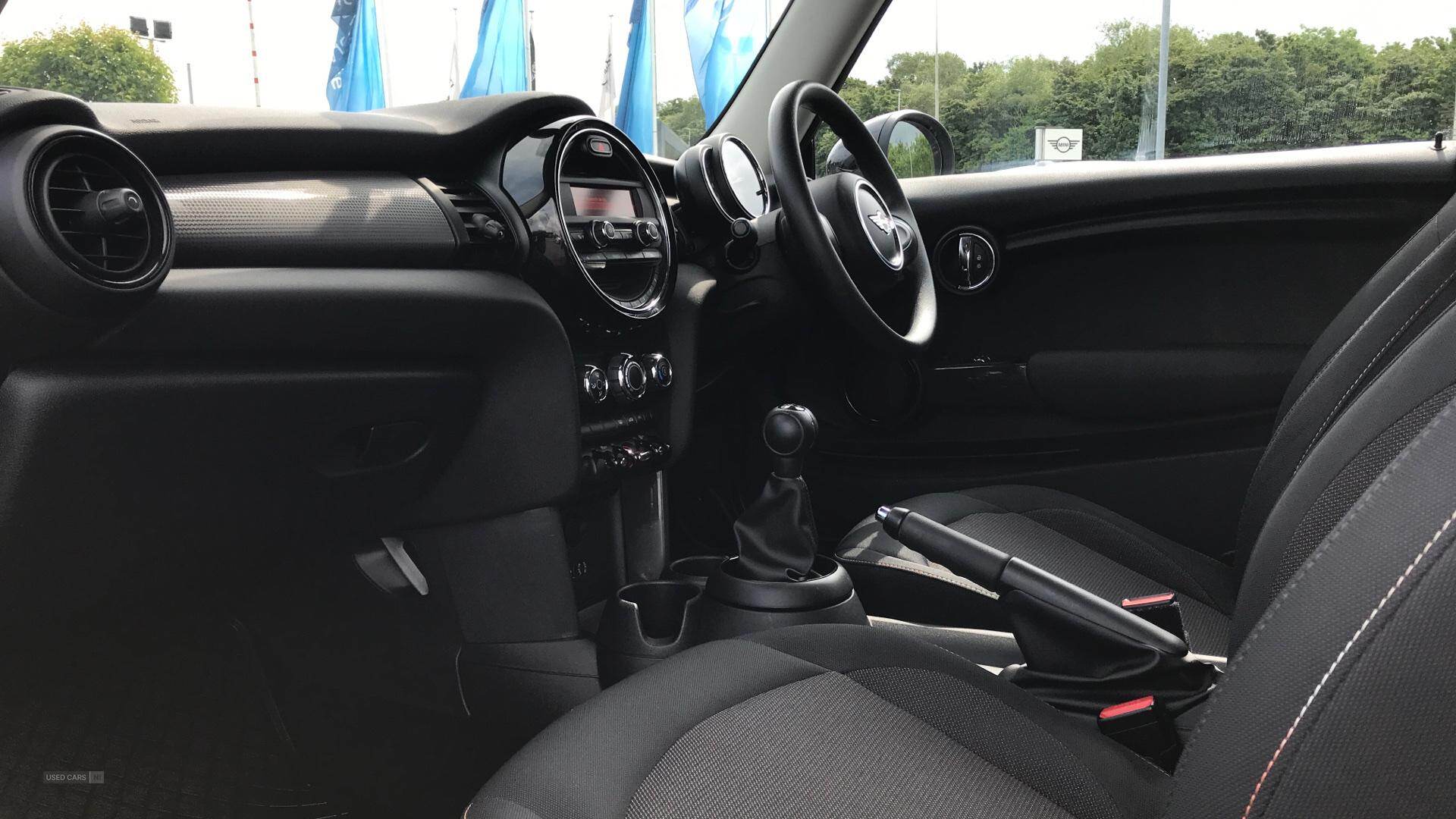 Mar 2017 MINI Hatch Cooper 1.5 Cooper 3dr