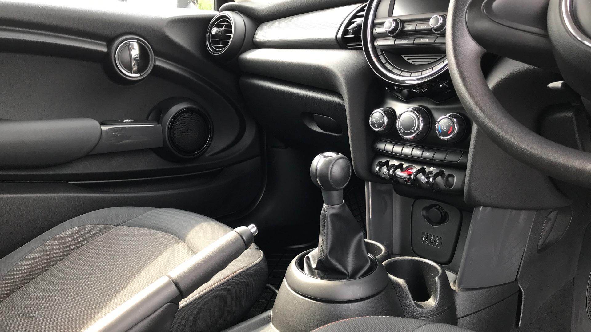 Mar 2017 MINI Hatch Cooper 1.5 Cooper 3dr