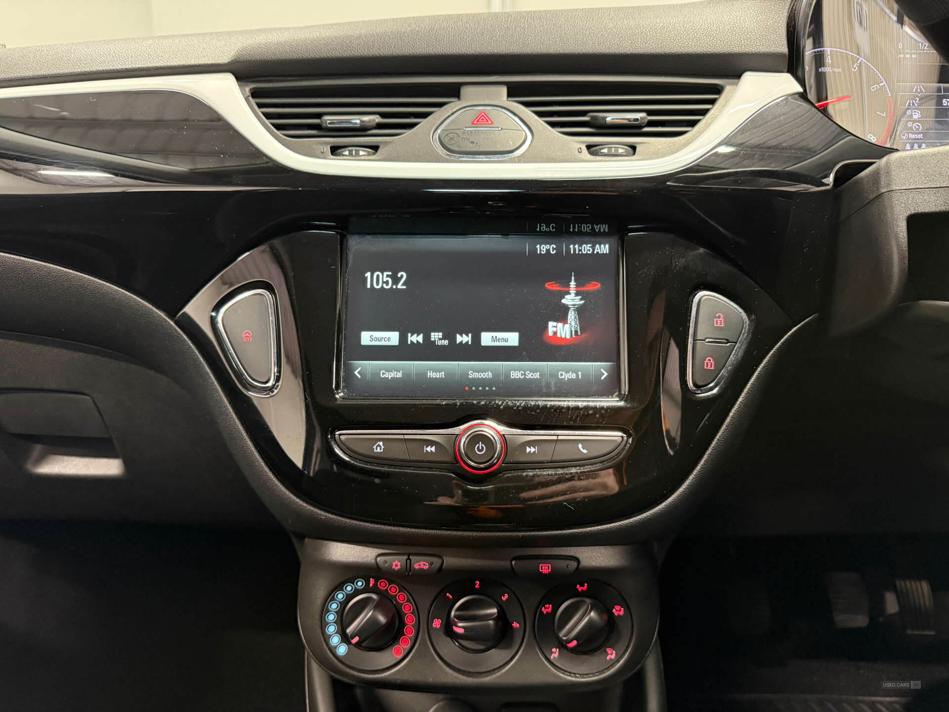 Mar 2019 Vauxhall Corsa 1.4 SRi Vx-line Nav Black 3dr