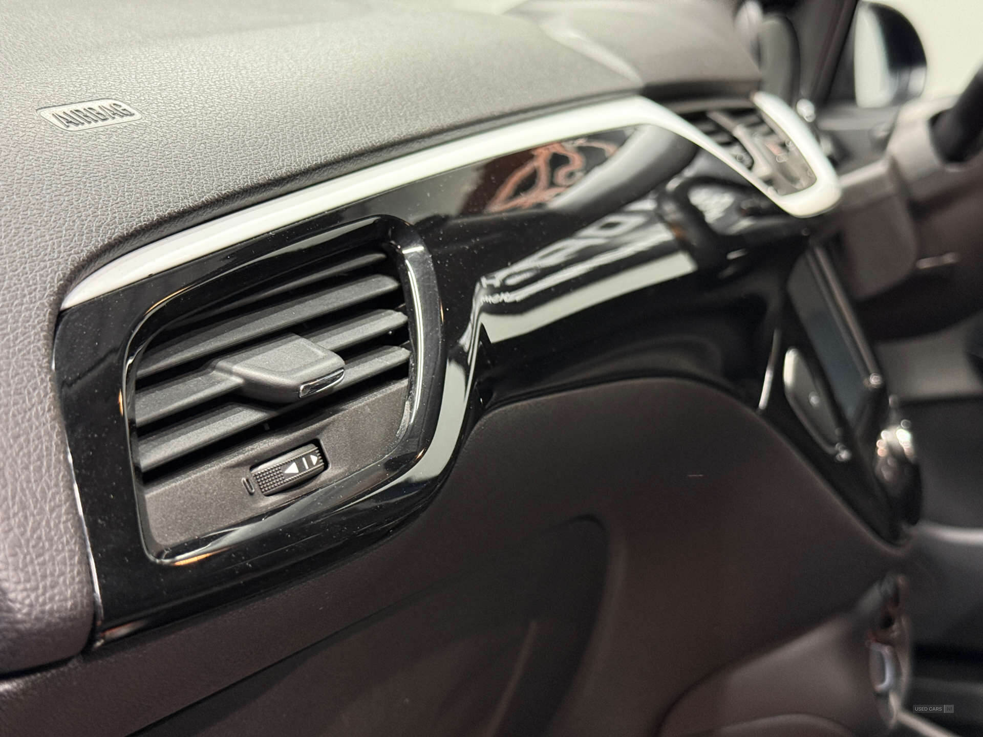 Mar 2019 Vauxhall Corsa 1.4 SRi Vx-line Nav Black 3dr
