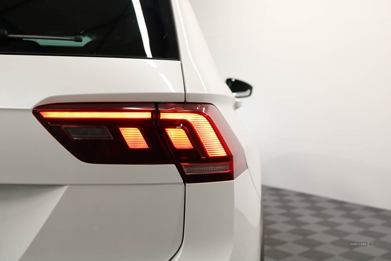 Apr 2022 Volkswagen Tiguan 2.0 TDI R-Line 5dr DSG