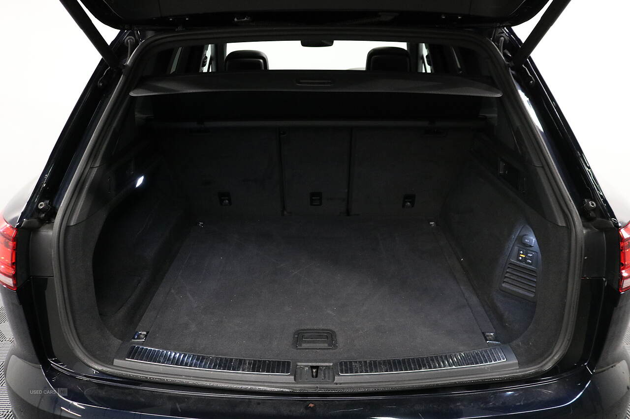Apr 2019 Volkswagen Touareg 3.0 V6 TDI 4Motion R-Line Tech 5dr Tip Auto