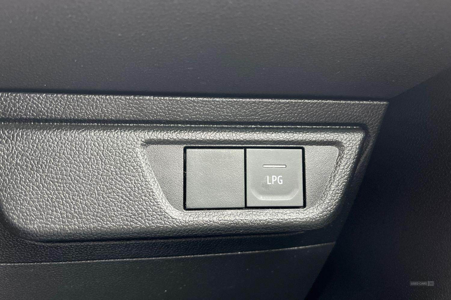 Apr 2021 Dacia Sandero Stepway 1.0 TCe Bi-Fuel Prestige 5dr