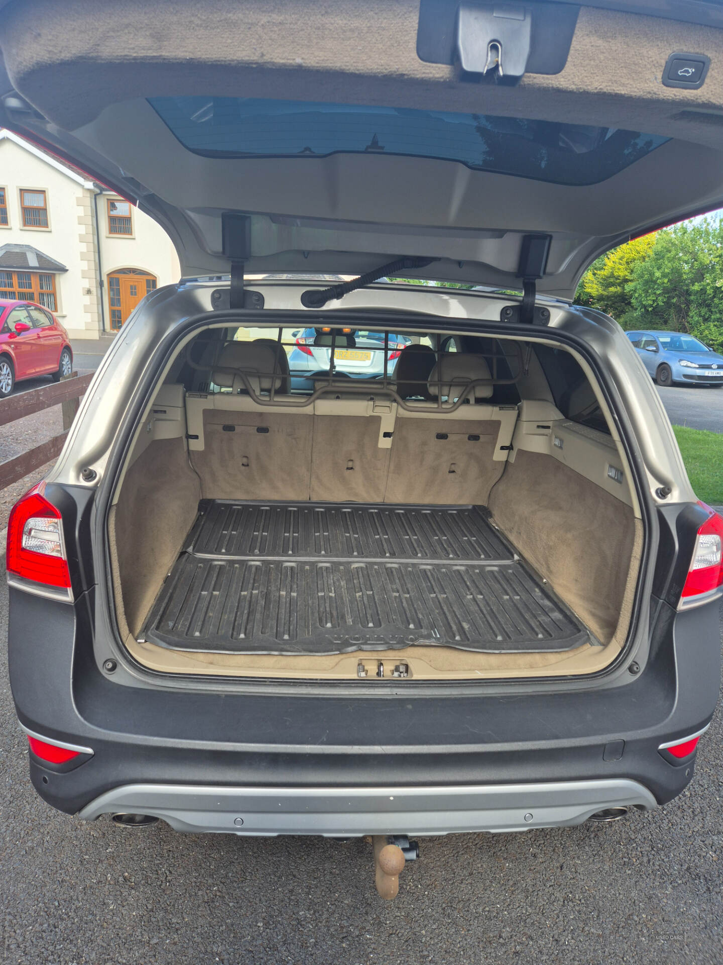 Oct 2013 Volvo XC70 D5 [215] SE Lux 5dr AWD Geartronic