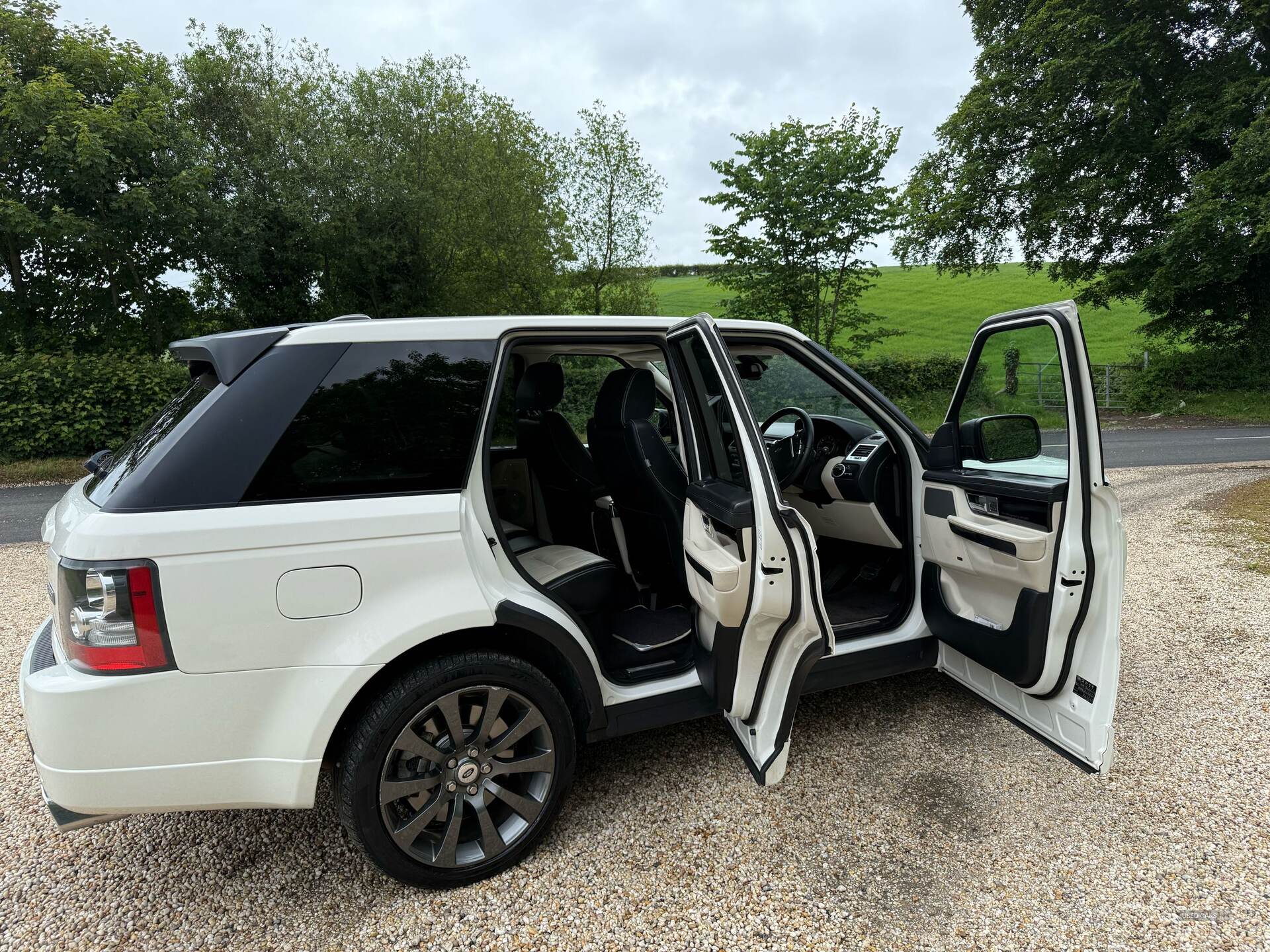 Jun 2010 Land Rover Range Rover Sport 5.0 V8 S/C Autobiography Sport 5dr CommandShift