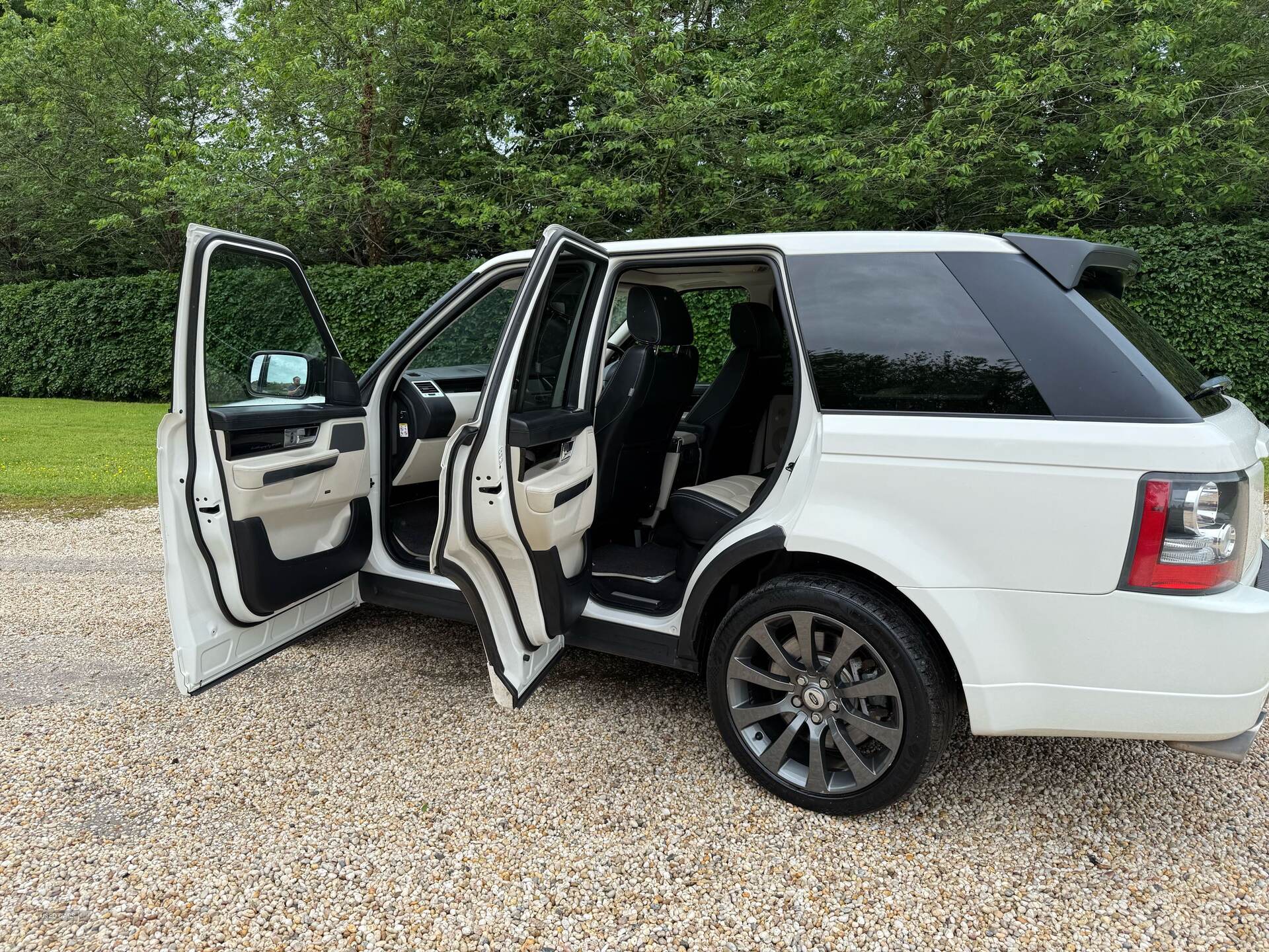 Jun 2010 Land Rover Range Rover Sport 5.0 V8 S/C Autobiography Sport 5dr CommandShift