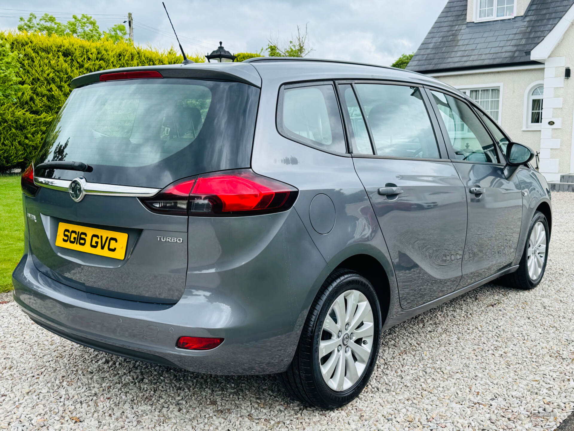 Mar 2016 Vauxhall Zafira Tourer 1.4T Design 5dr