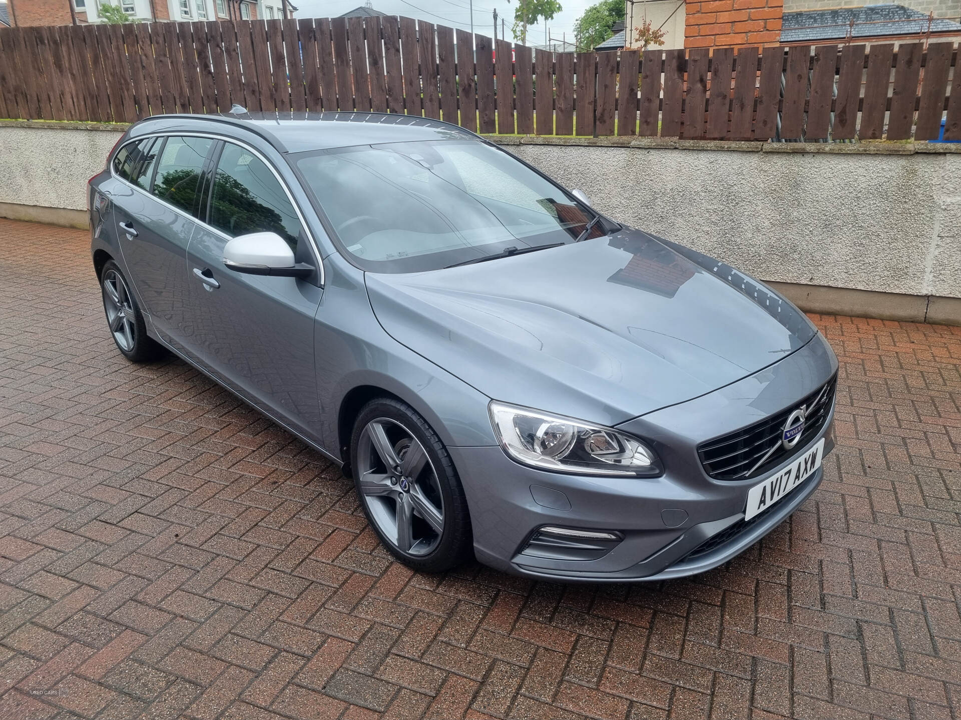 Mar 2017 Volvo V60 D2 [120] R DESIGN Nav 5dr