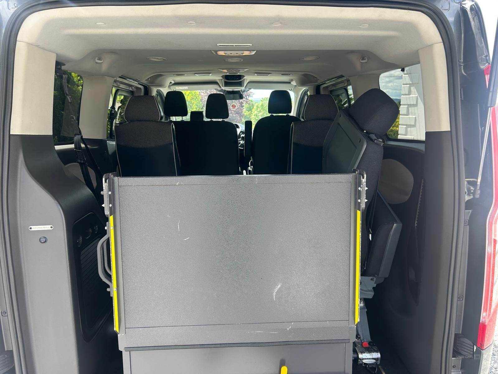 May 2018 Ford Tourneo 2.0 TDCi 130ps Low Roof 8 Seater Titanium
