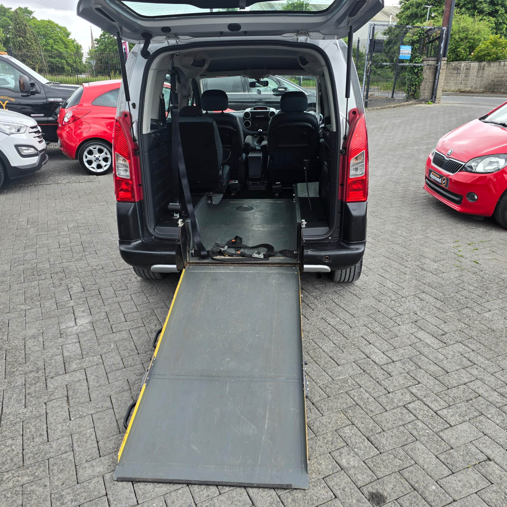 Feb 2011 Citroen Berlingo Multispace 1.6 HDi 90 XTR 5dr
