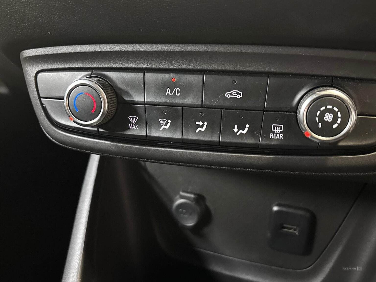 Nov 2020 Vauxhall Crossland X 1.2T [110] Griffin 5Dr [6 Spd] [Start Stop]