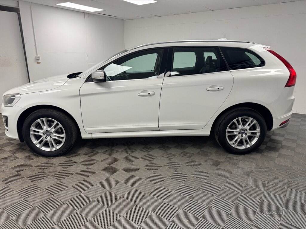 Mar 2017 Volvo XC60 D5 [220] R DESIGN Lux Nav 5dr AWD Geartronic