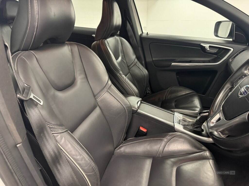 Mar 2017 Volvo XC60 D5 [220] R DESIGN Lux Nav 5dr AWD Geartronic