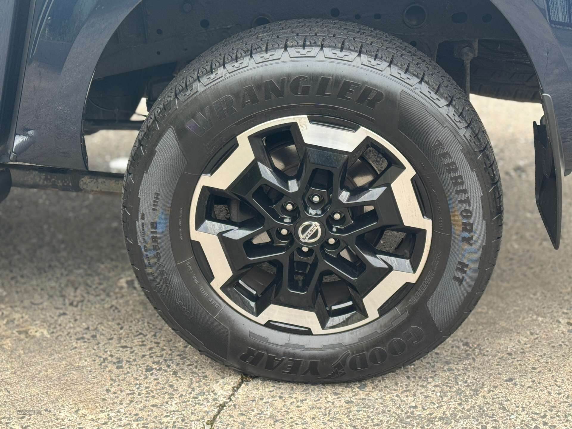 Oct 2021 Nissan Navara Double Cab Pick Up Tekna 2.3dCi 190 TT 4WD Auto