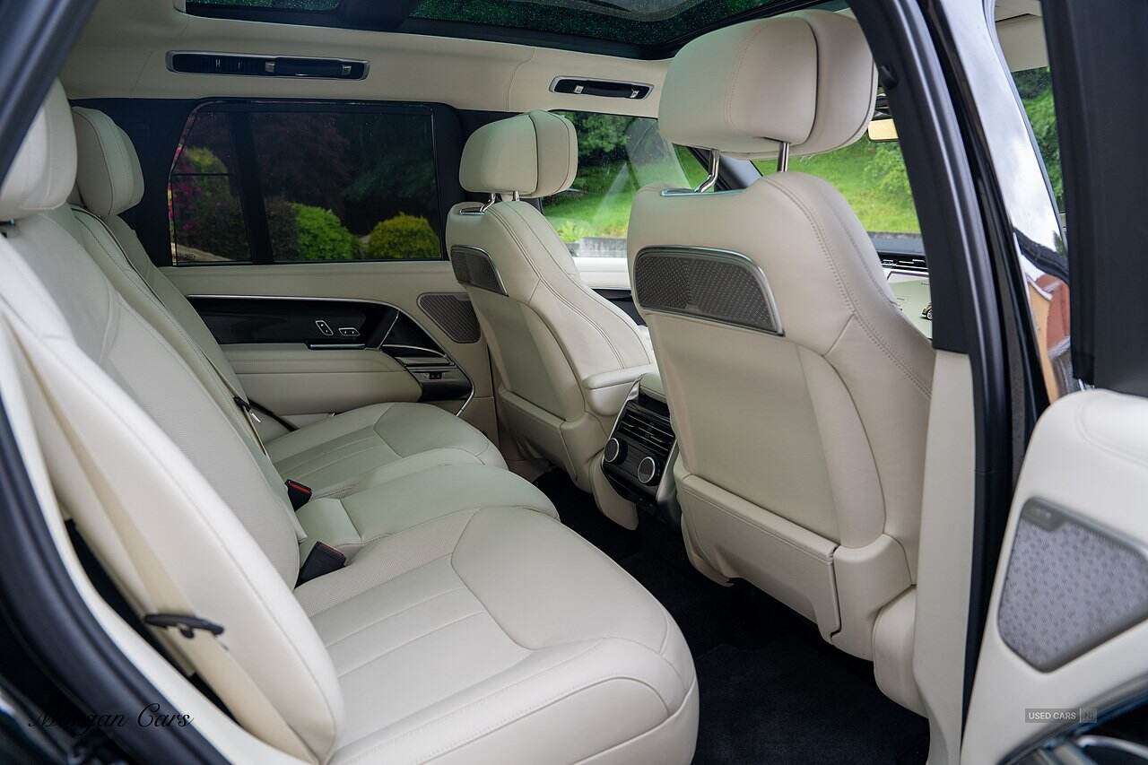 Jun 2022 Land Rover Range Rover 3.0 P400 Autobiography 4dr Auto