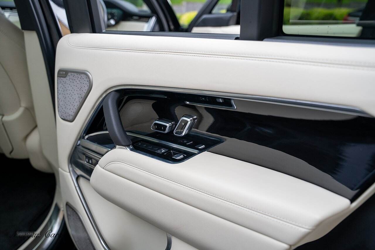 Jun 2022 Land Rover Range Rover 3.0 P400 Autobiography 4dr Auto