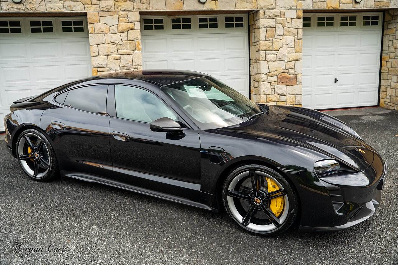 Feb 2022 Porsche Taycan 560kW Turbo S 93kWh 4dr Auto