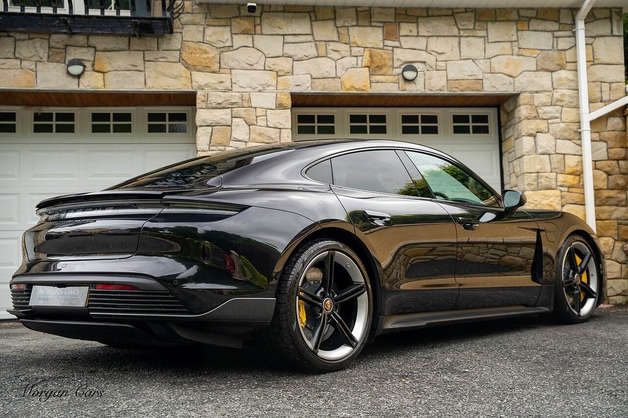 Feb 2022 Porsche Taycan 560kW Turbo S 93kWh 4dr Auto