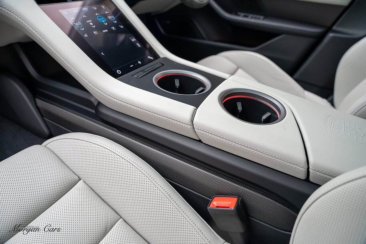 Feb 2022 Porsche Taycan 560kW Turbo S 93kWh 4dr Auto