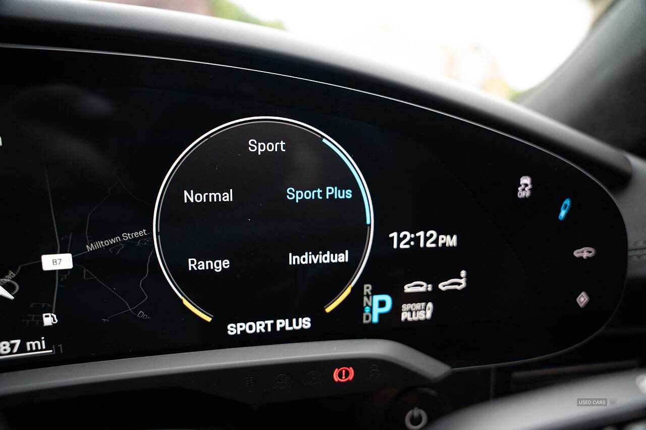 Feb 2022 Porsche Taycan 560kW Turbo S 93kWh 4dr Auto