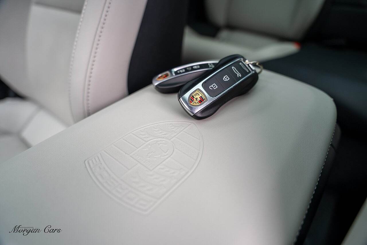 Feb 2022 Porsche Taycan 560kW Turbo S 93kWh 4dr Auto