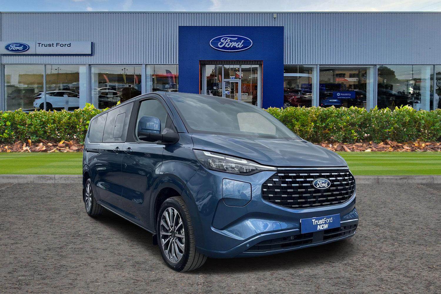 Jan 2025 Ford Tourneo Custom 2.5 PHEV 232ps H1 Titanium X 8 seater Auto