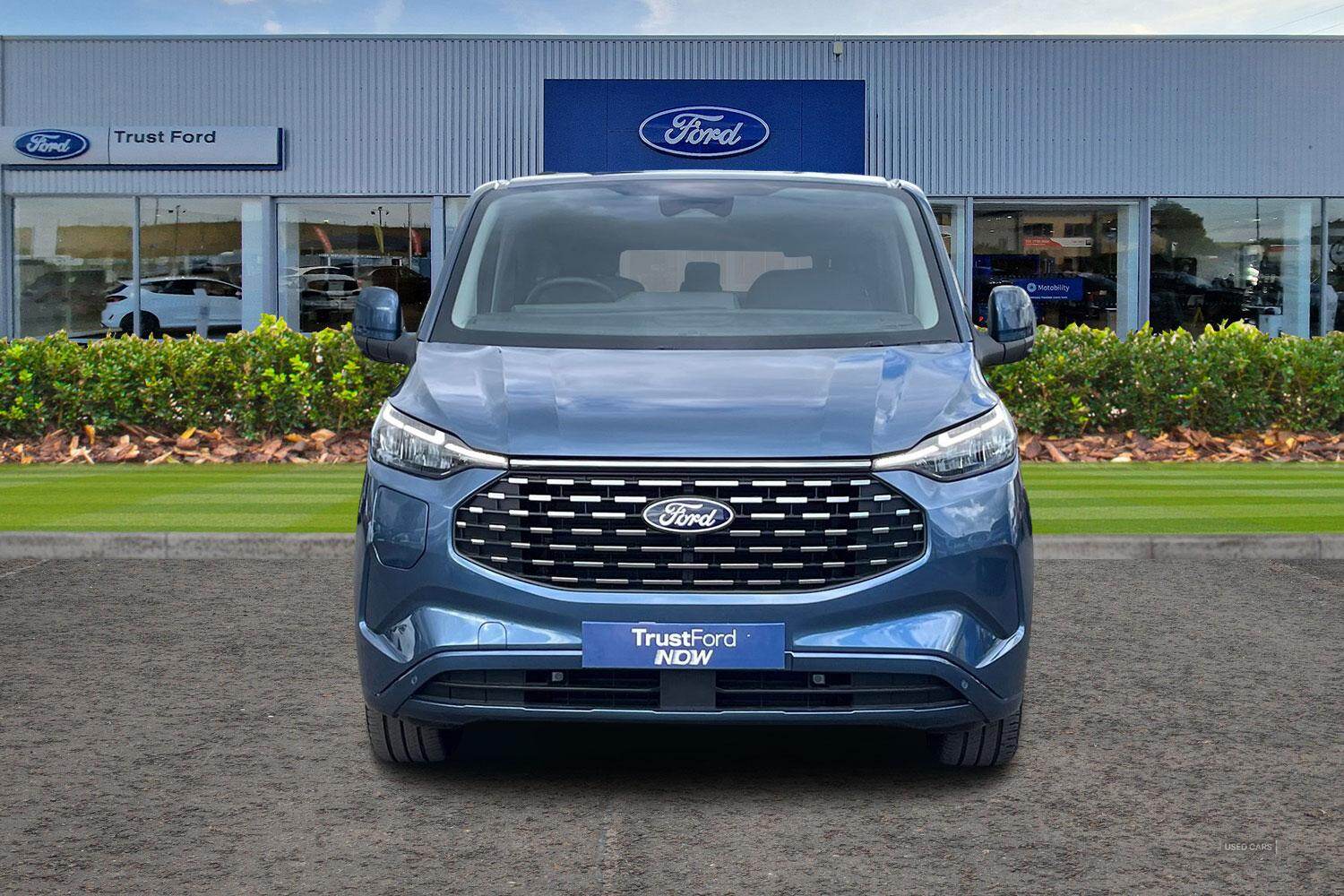 Jan 2025 Ford Tourneo Custom 2.5 PHEV 232ps H1 Titanium X 8 seater Auto