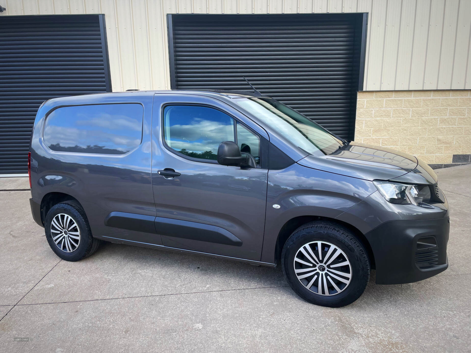 Sep 2020 Peugeot Partner 1000 1.5 BlueHDi 130 Professional Van