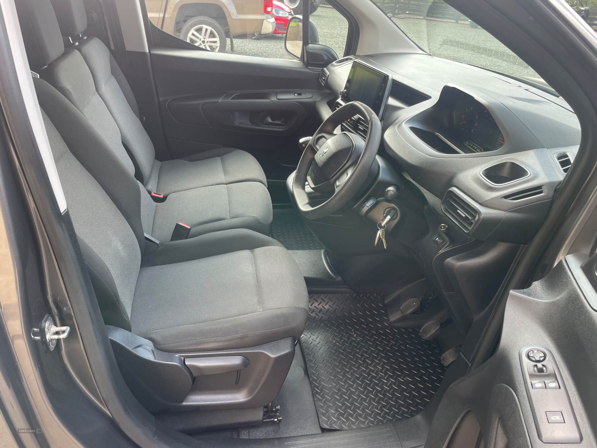 Sep 2020 Peugeot Partner 1000 1.5 BlueHDi 130 Professional Van