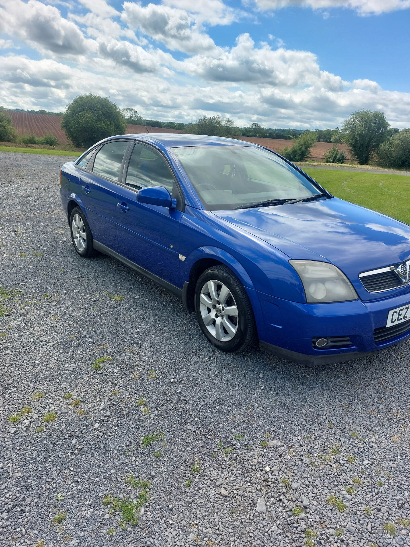Apr 2005 Vauxhall Vectra 1.8i Breeze 5dr